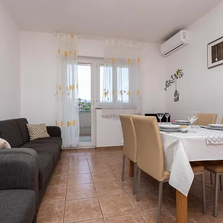 Katarina Apartment *